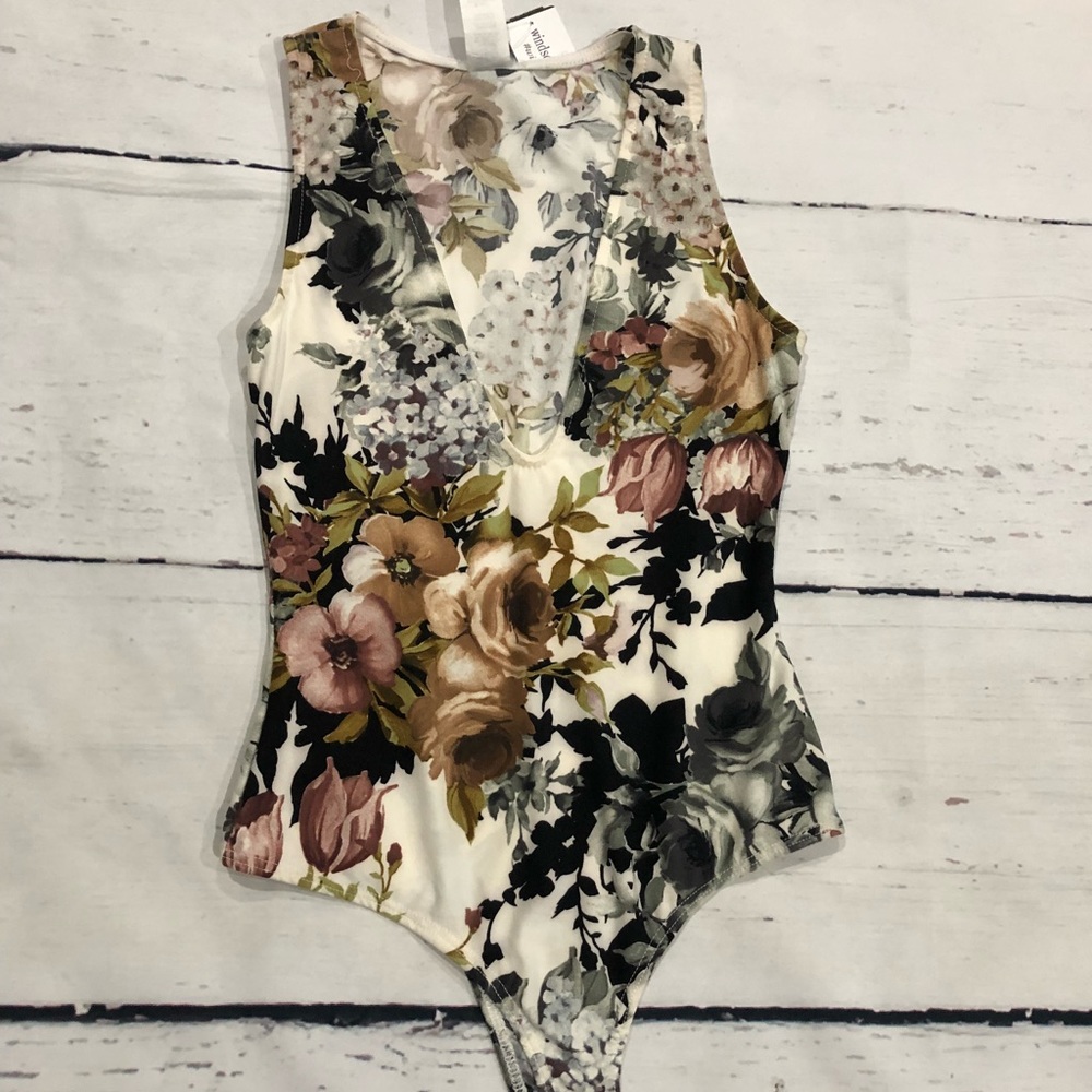 New floral bodysuit size small